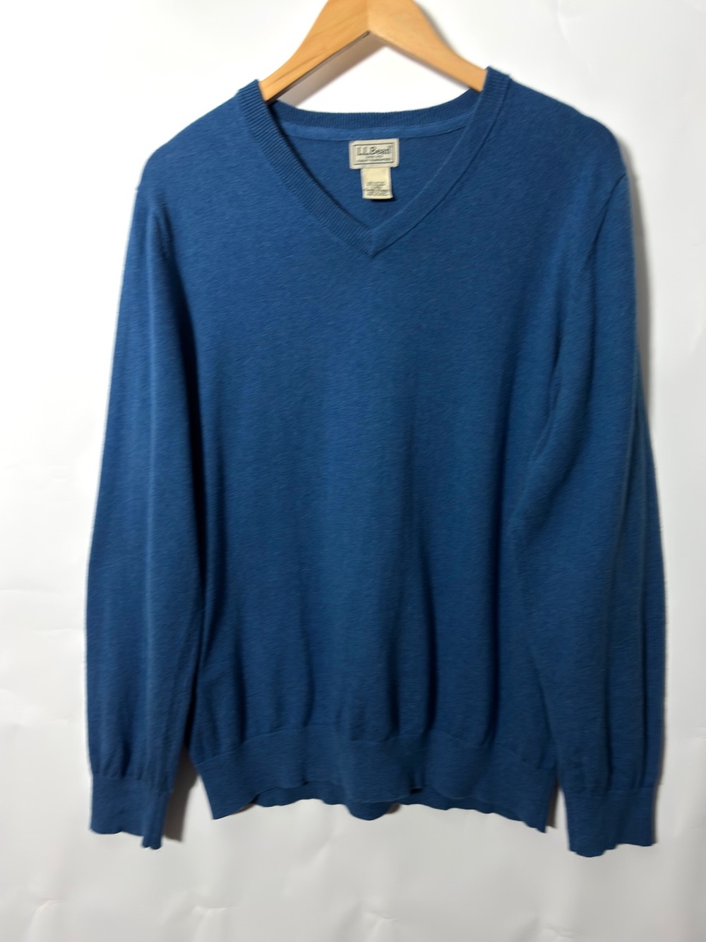 L.L. Bean Men's Preppy Blue V-Neck Cashmere Cotton Blend Sweater Large